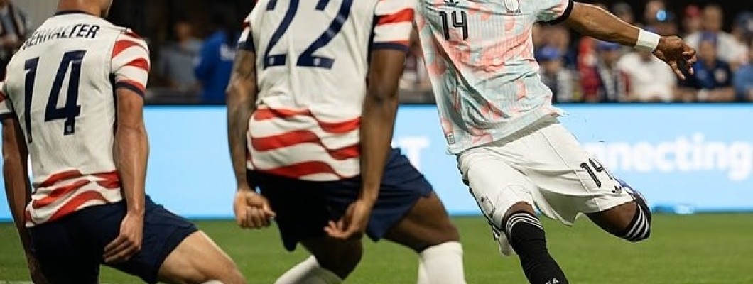 Gaffe pre-partita: due squadre indossavano maglie di colori simili