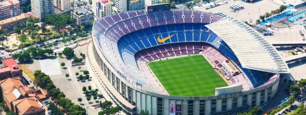 Il Barcellona apre il Camp Nou per giocare a calcio per i tifosi