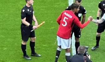 Indossa la maglia numero 5 per rendere omaggio a McQueen