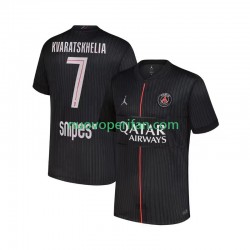 Maglie da Calcio Paris Saint-Germain Khvicha Kvaratskhelia 7 Uomo Quarta Tenuta 2025-2026 Maniche Corte